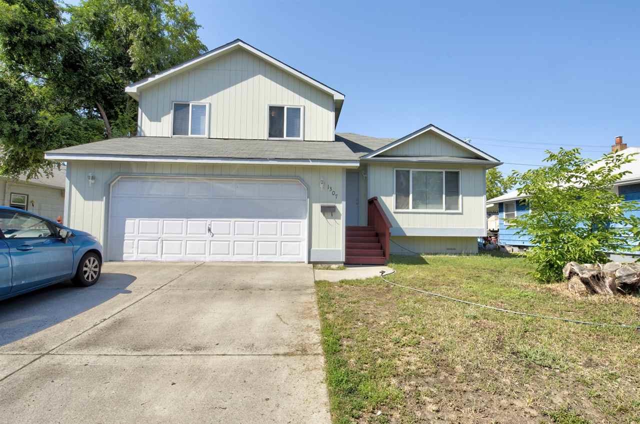 1307 Rowan Ave - Photo 1