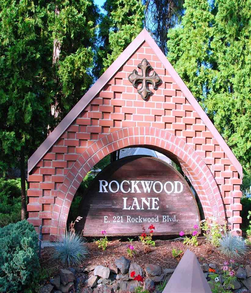 221 Rockwood Blvd - Photo 1