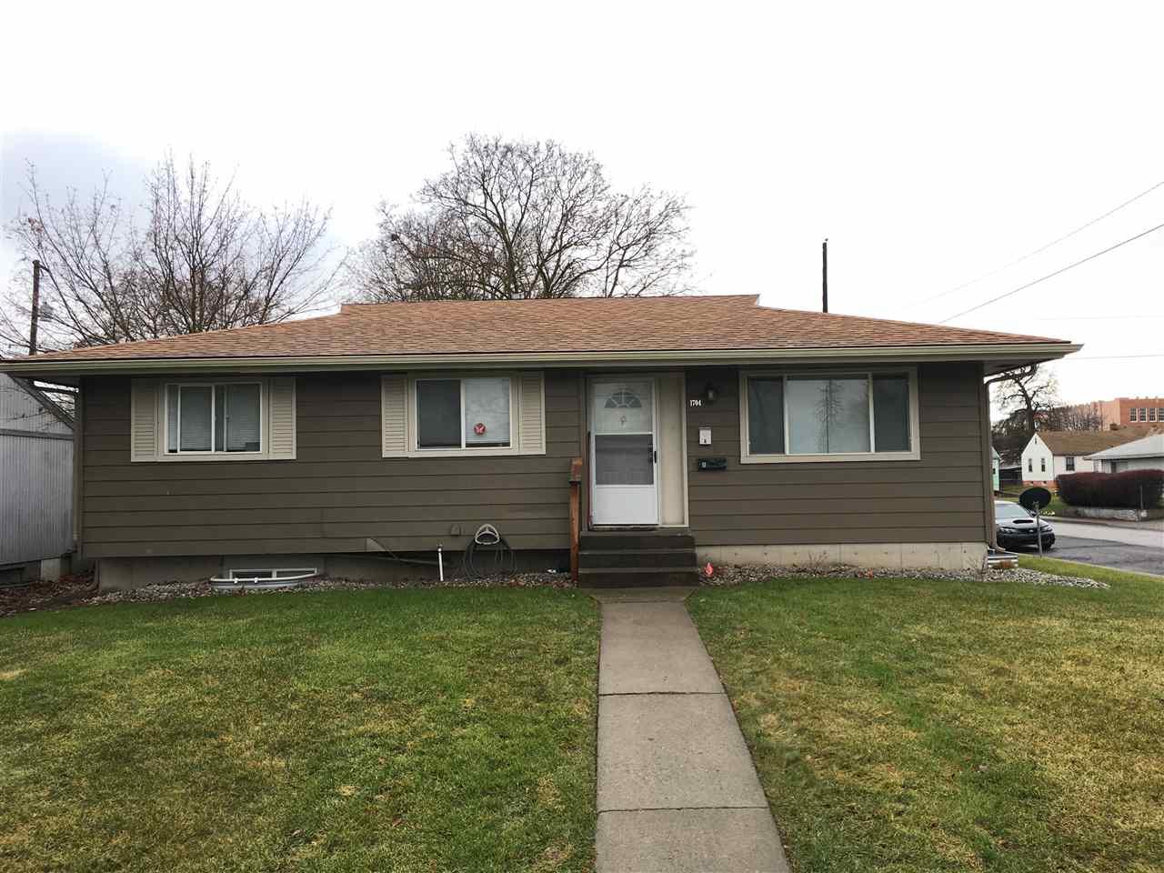 1704 Wabash Ave - Photo 1