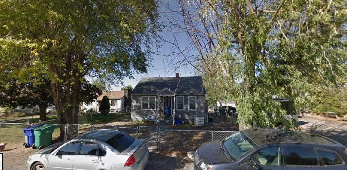 4913 2nd Ave - Photo 1