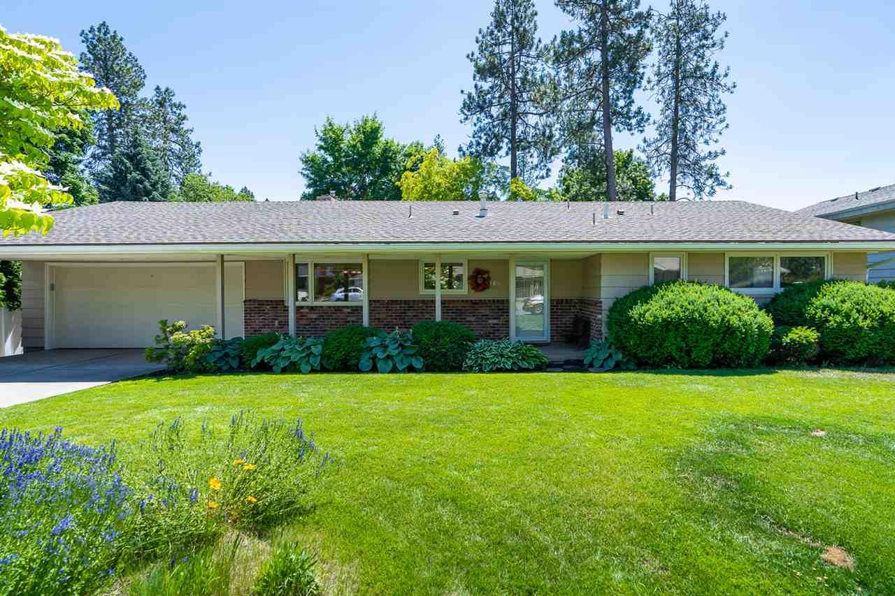 1624 34th Ave - Photo 1