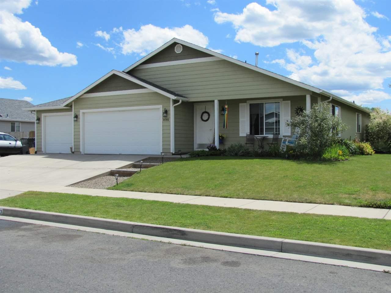 9703 72nd Ave - Photo 1