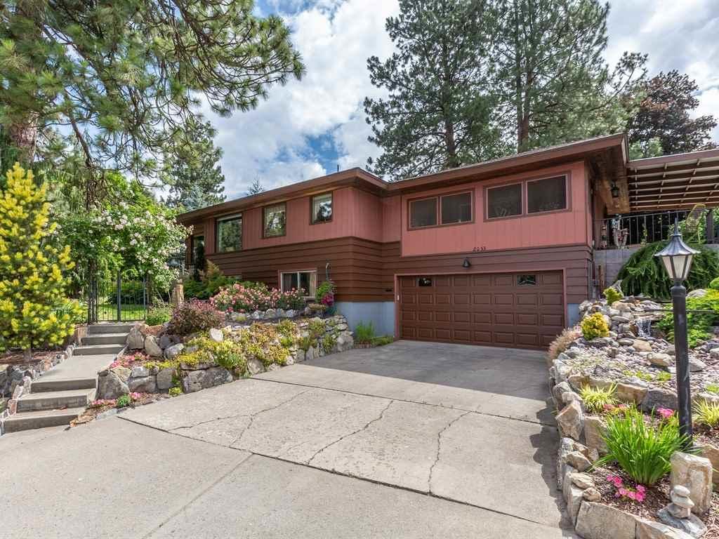 2033 Rebecca St - Photo 1