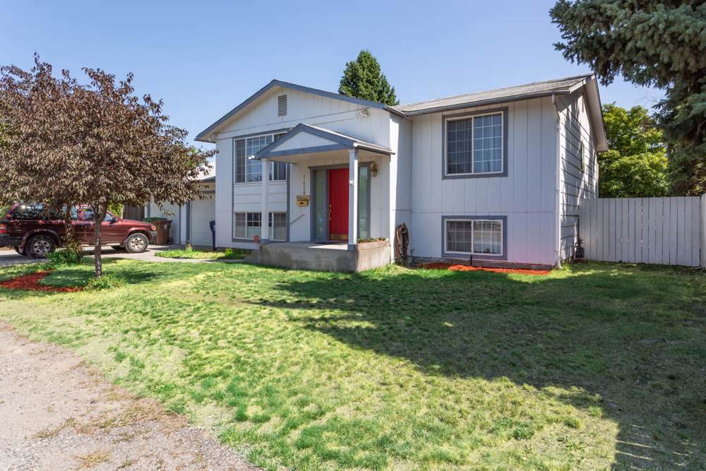 7418 Colton St - Photo 1