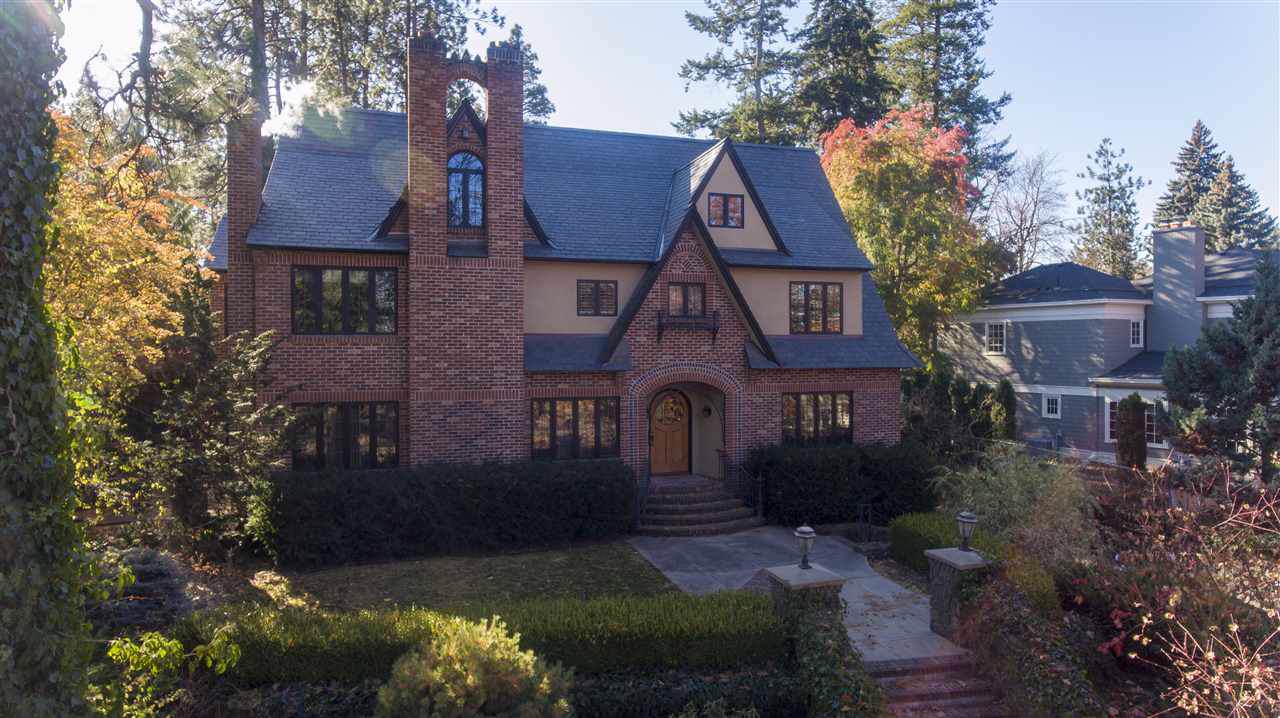 742 Highland Blvd - Photo 1