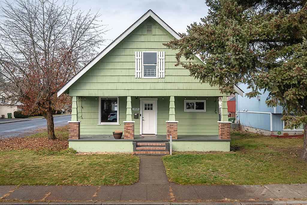 1428 Grace Ave - Photo 1