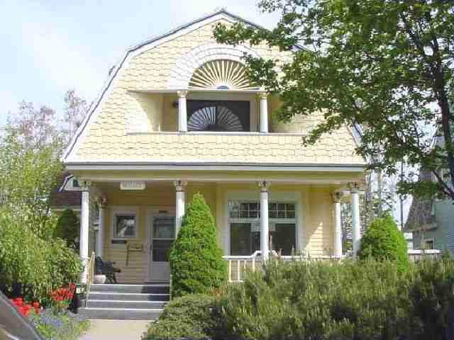 1322 Dean Ave - Photo 1