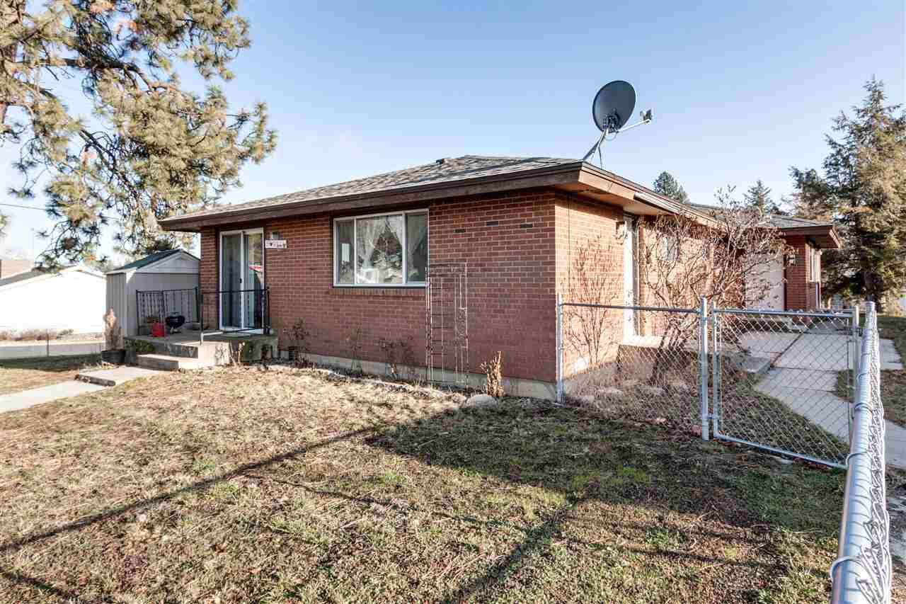 1621 4th St - Photo 1