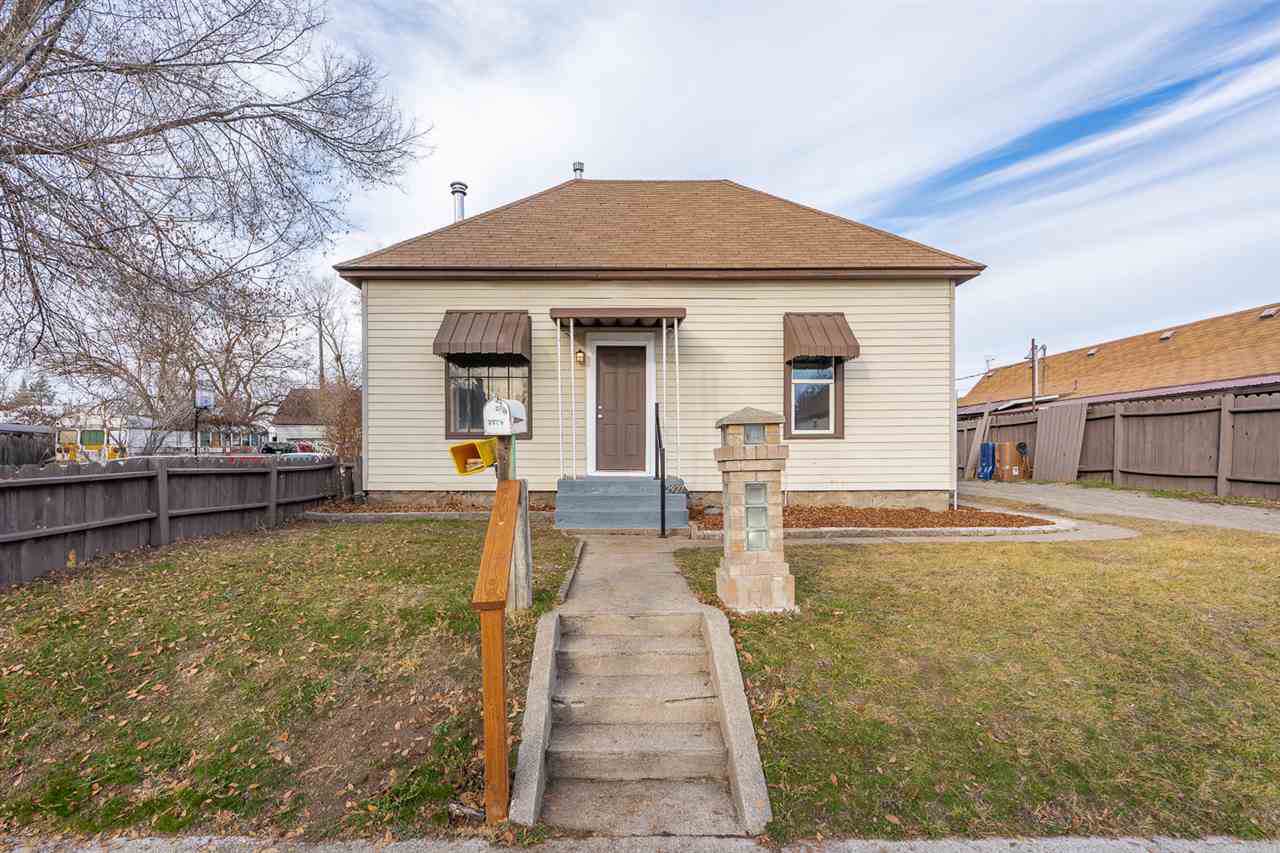 2927 Rowan Ave - Photo 1