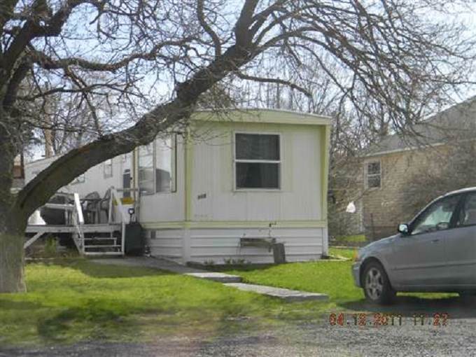 106 2nd St - Photo 1
