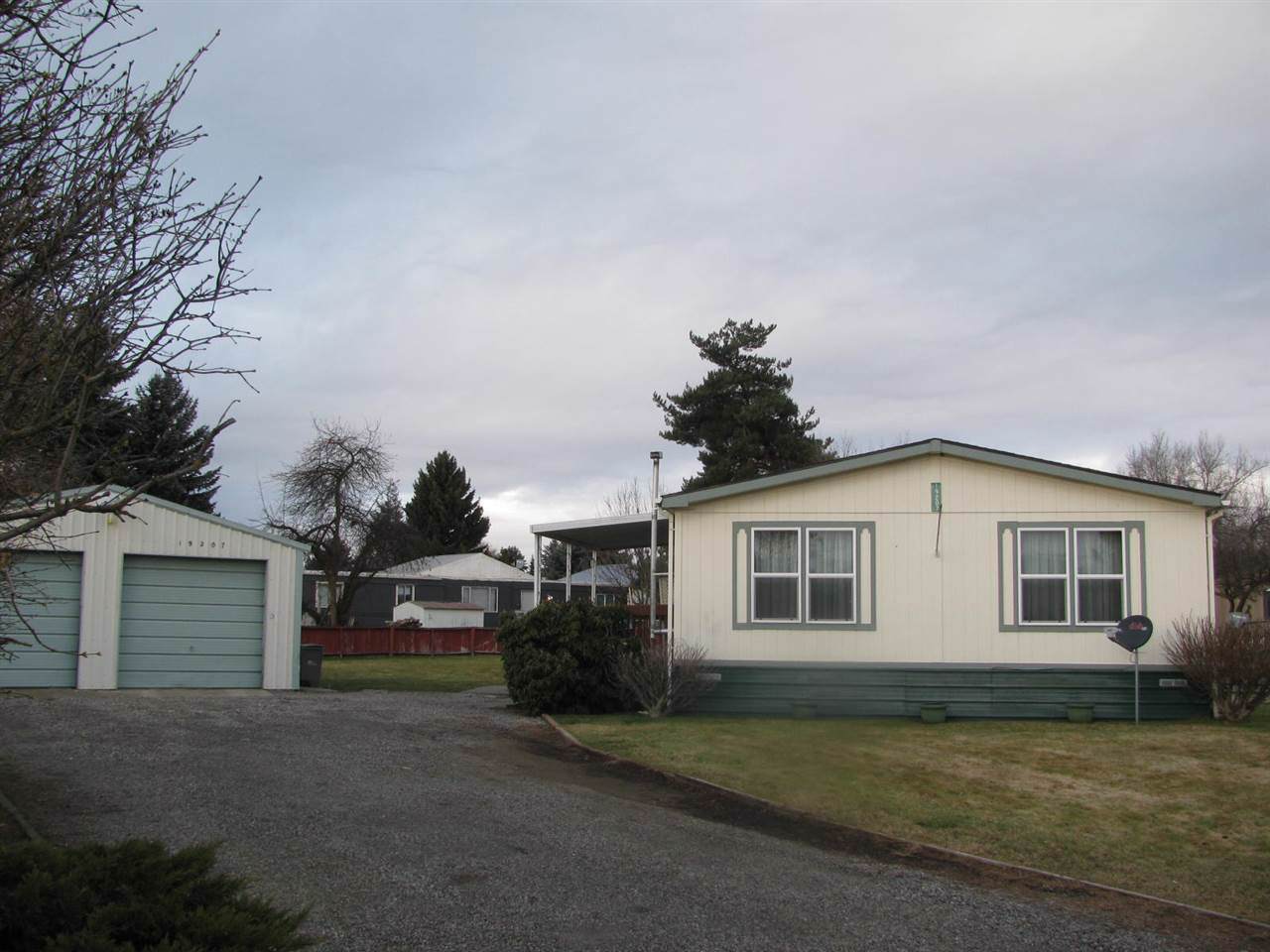 19207 Montgomery Dr - Photo 1