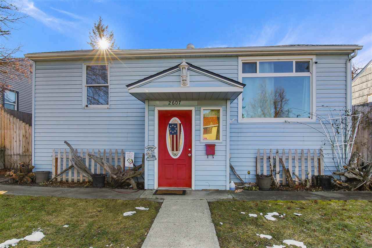 2607 Broad Ave - Photo 1
