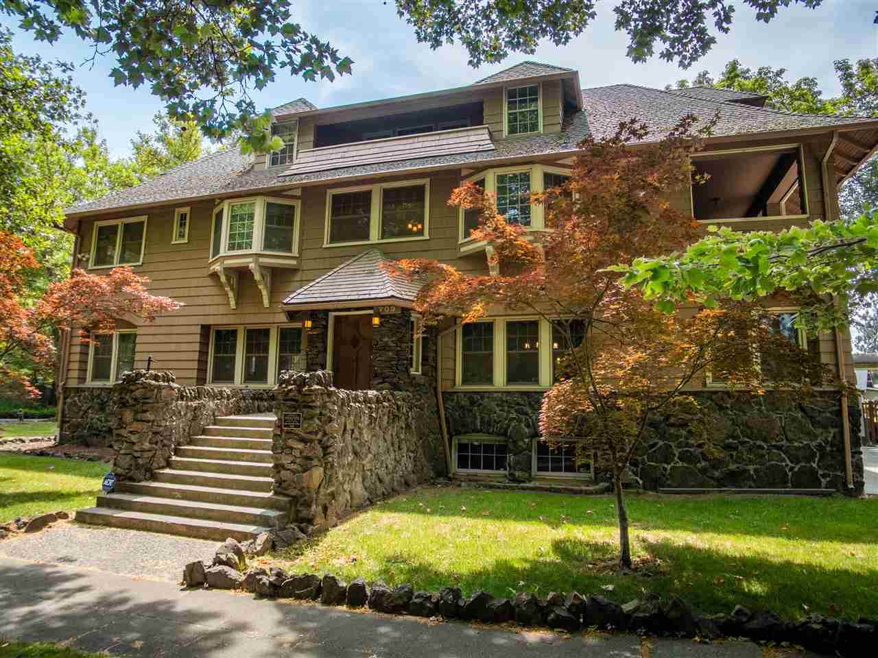709 Sumner Ave - Photo 1