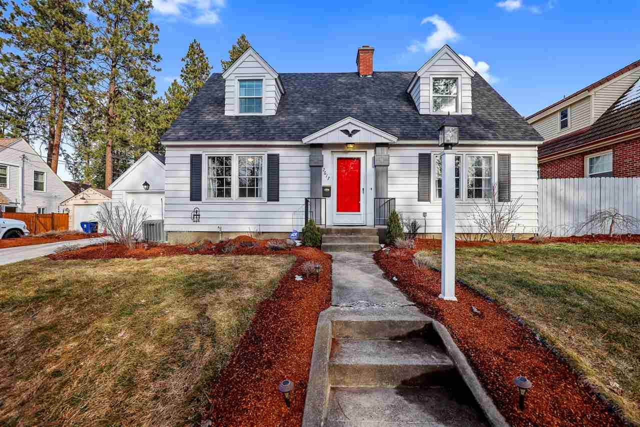 2617 Lincoln St - Photo 1