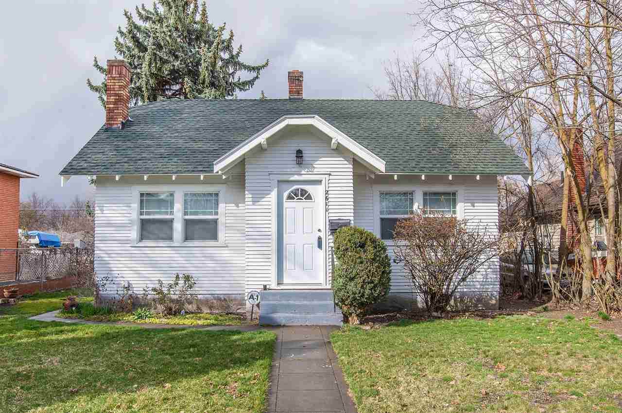 2611 Sharp Ave - Photo 1