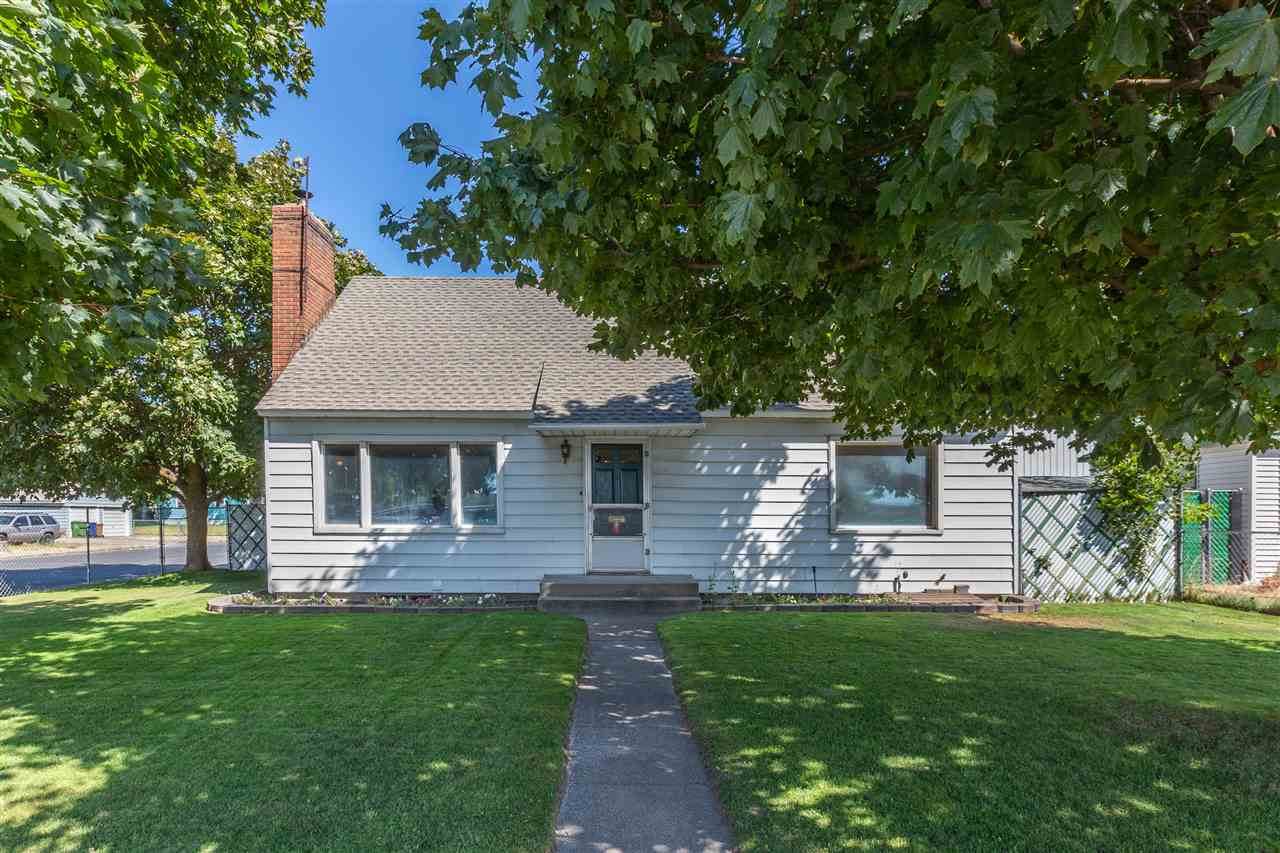 2328 Wellesley Ave - Photo 1
