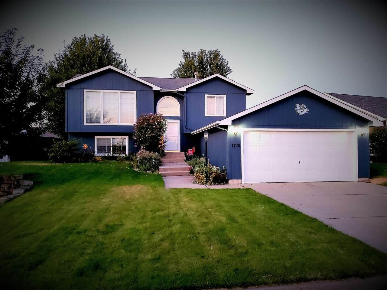 1710 Mcmillan Ln - Photo 1