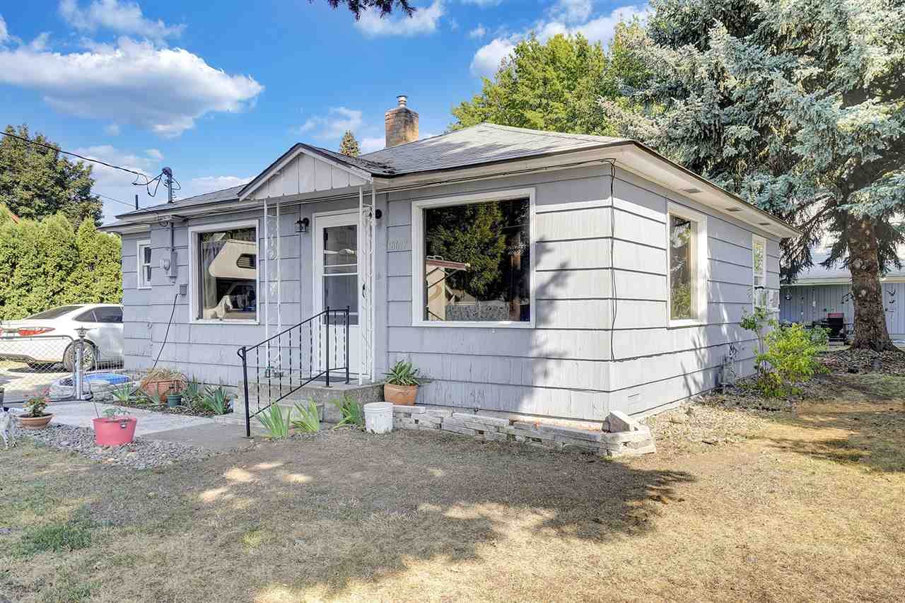 18617 Maxwell Ave - Photo 1