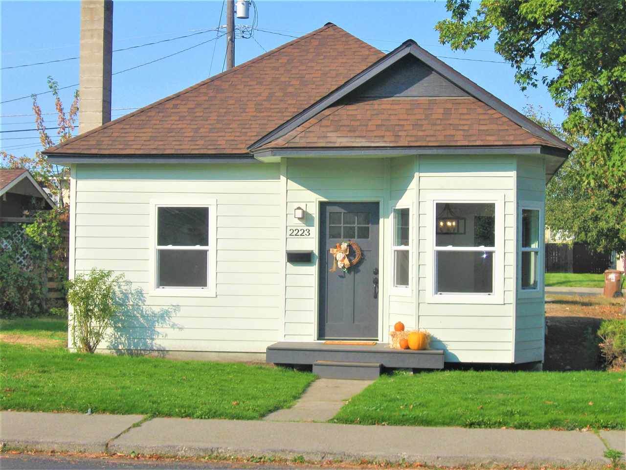 2223 Empire Ave - Photo 1