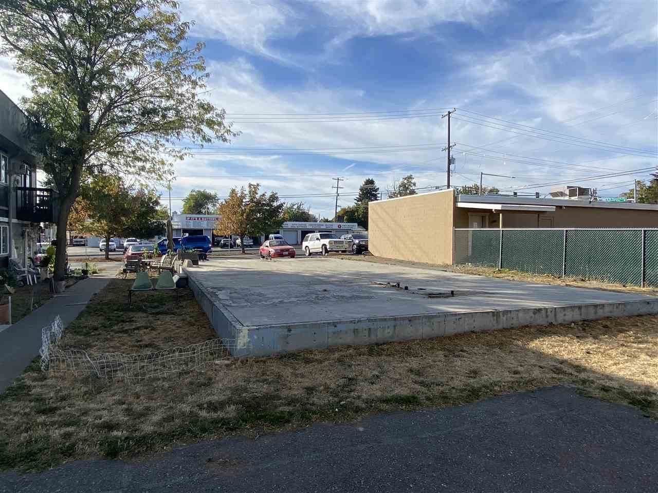 3002 N Crestline St - Photo 1