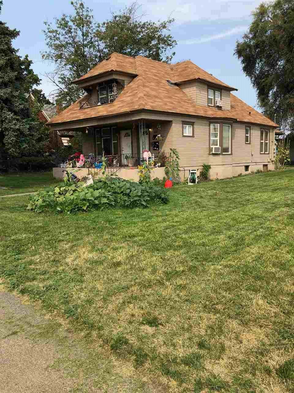 2933 Everett Ave - Photo 1