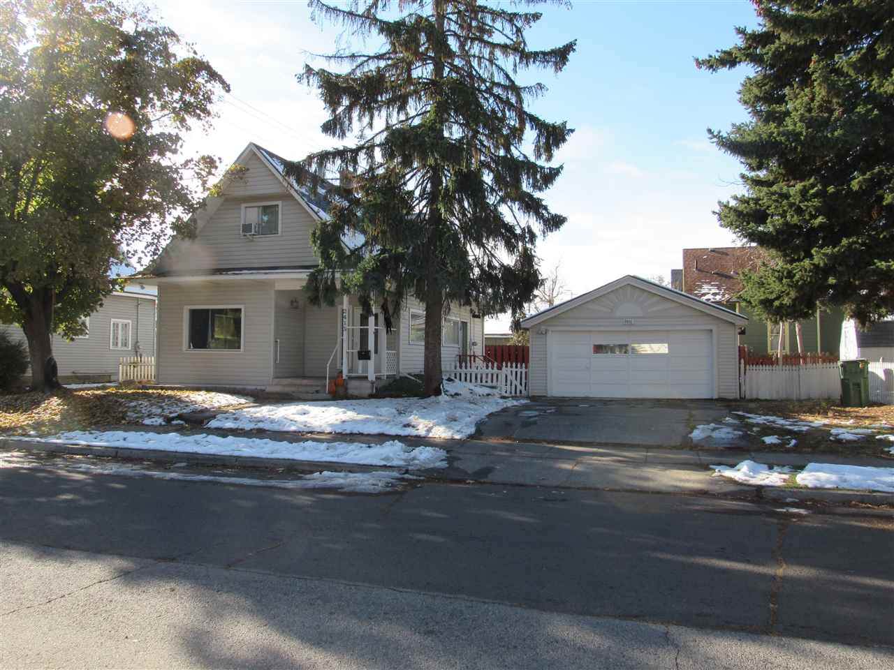 2415 Lincoln St - Photo 1