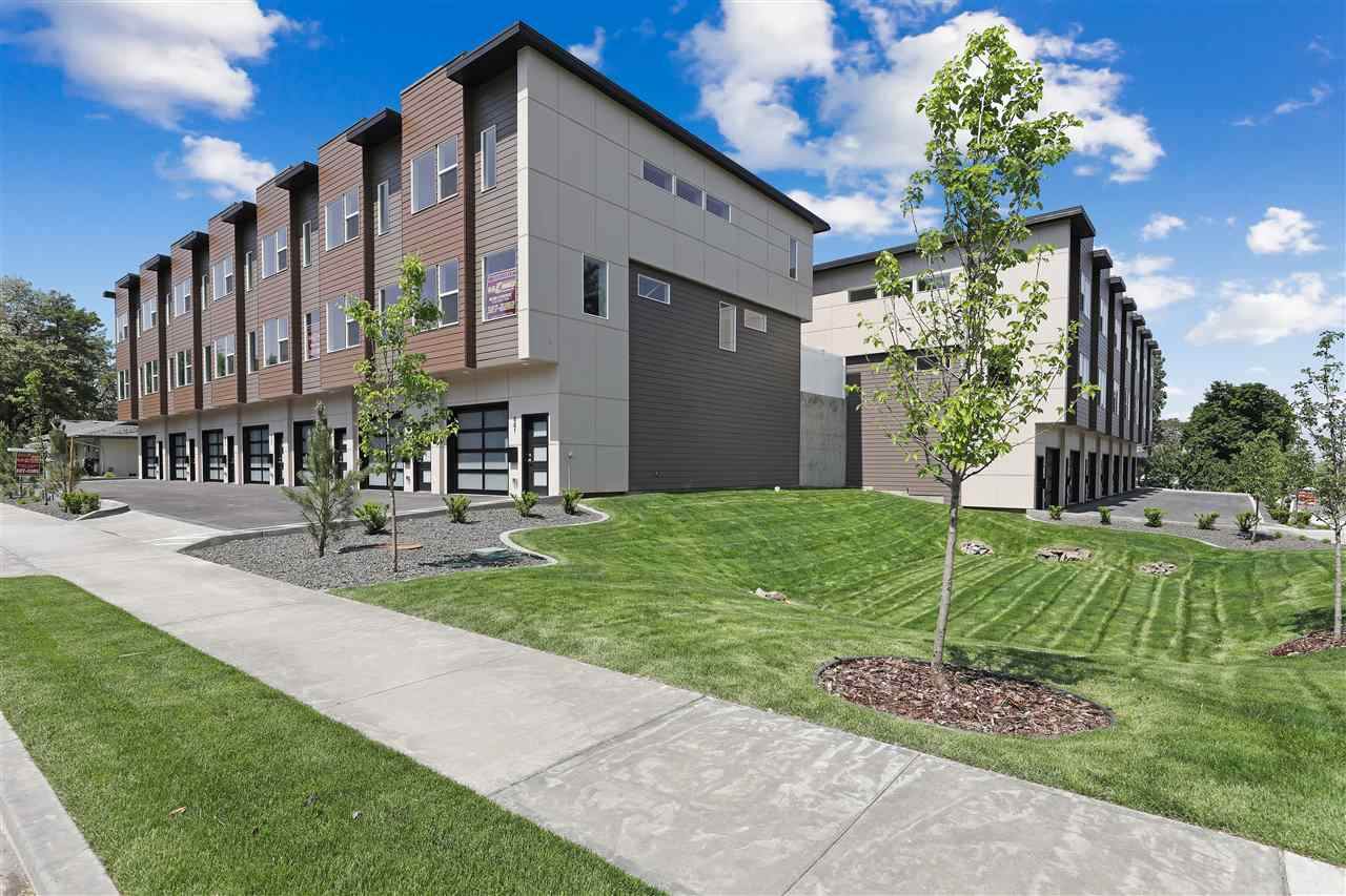 881 Hartson Ave - Photo 1