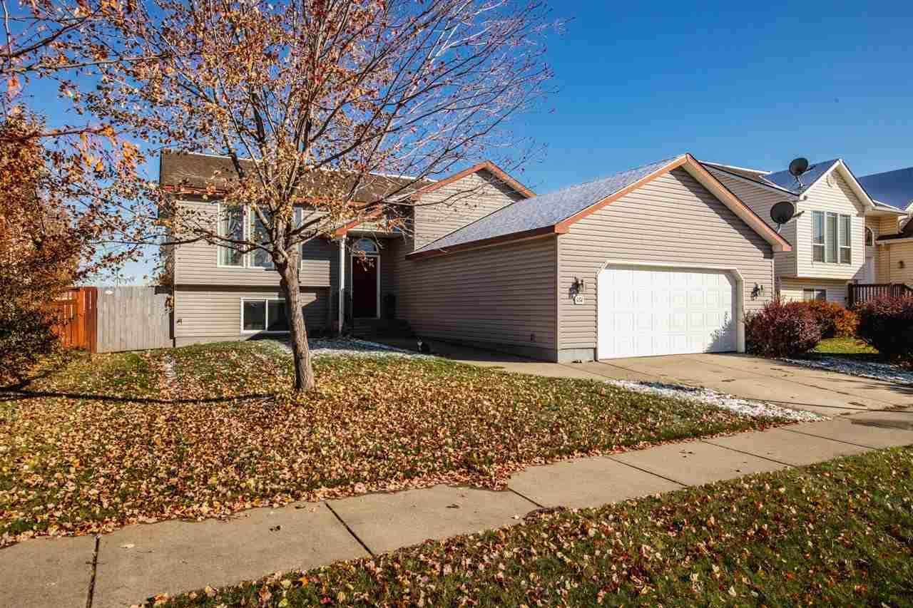 654 Sparklewood Ct - Photo 1