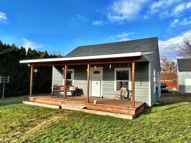 1110 Main St - Photo 1