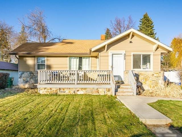 929 34th Ave - Photo 1