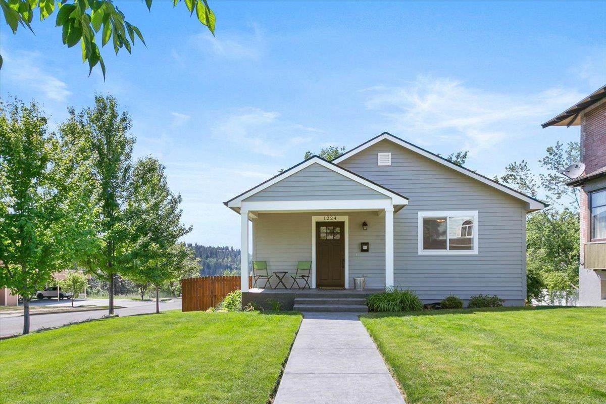 1224 Ash St - Photo 1