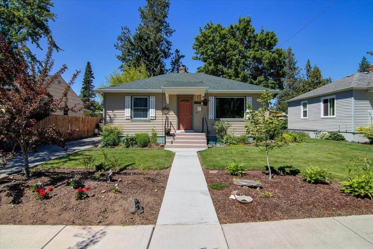 1429 Thurston Ave - Photo 1