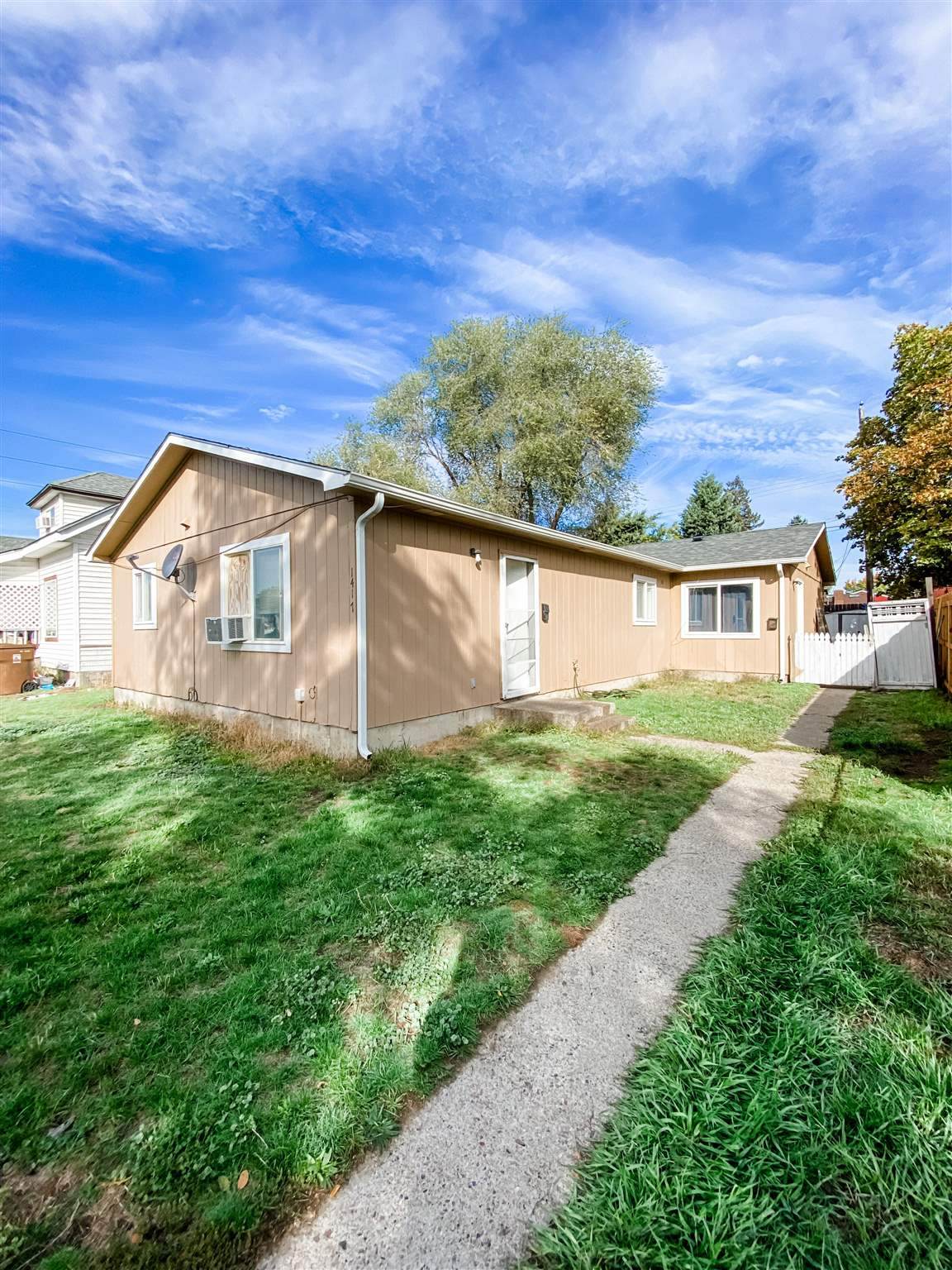 1417 Broad Ave - Photo 1
