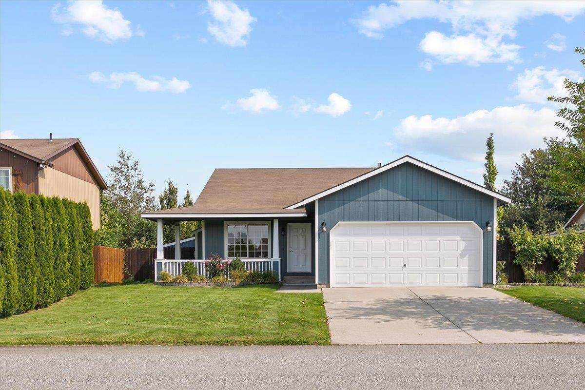 1618 Holiday Ln - Photo 1