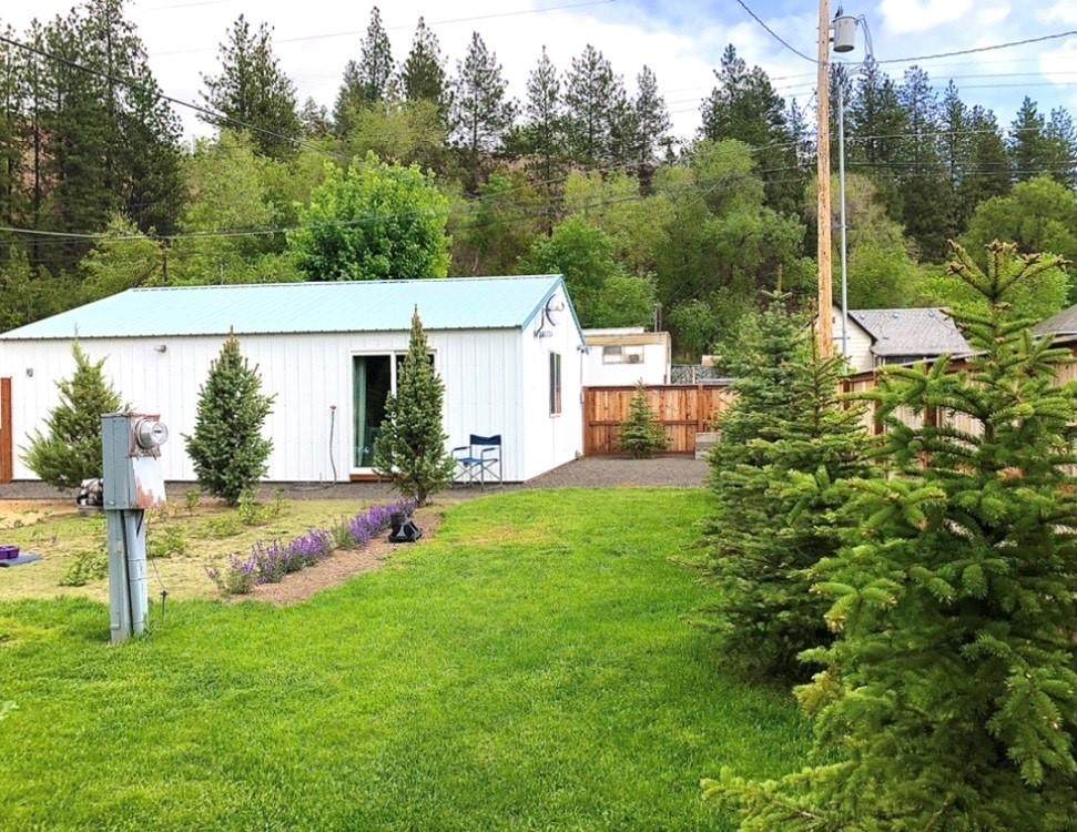 2125 12th Ave - Photo 1