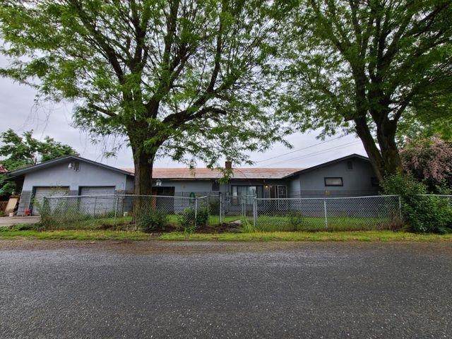 1225 Cedar Dr - Photo 1