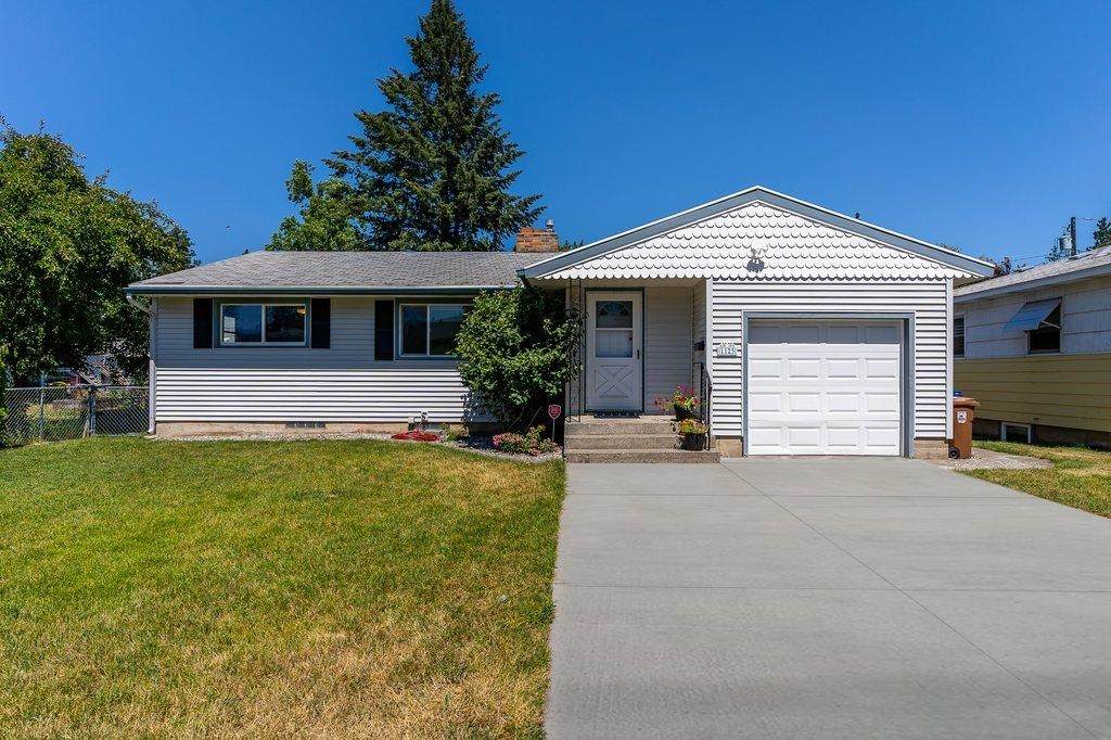1123 37th Dr - Photo 1