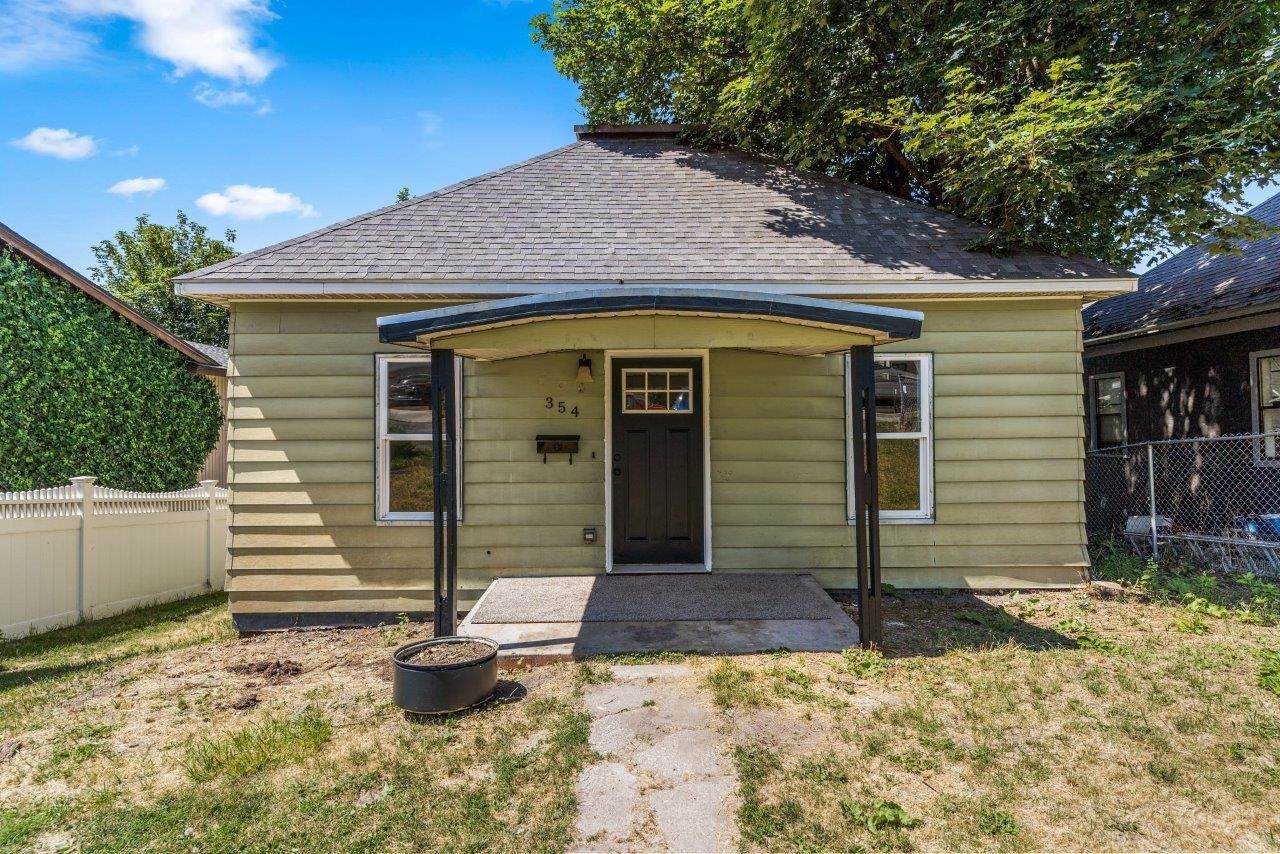 354 Jefferson St - Photo 1