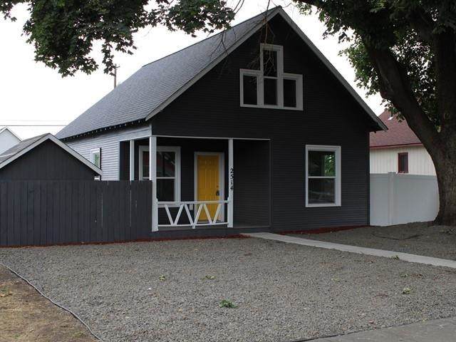 2514 Boone Ave - Photo 1
