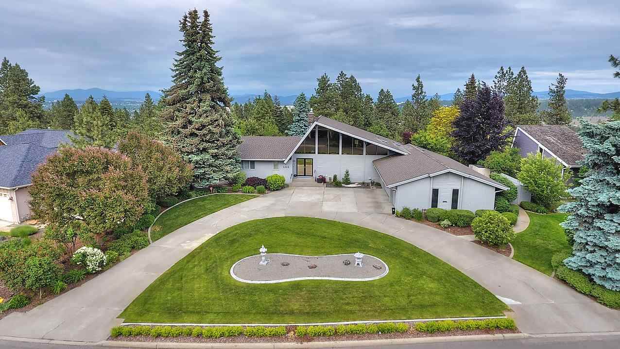 1025 Carousel Ln - Photo 1