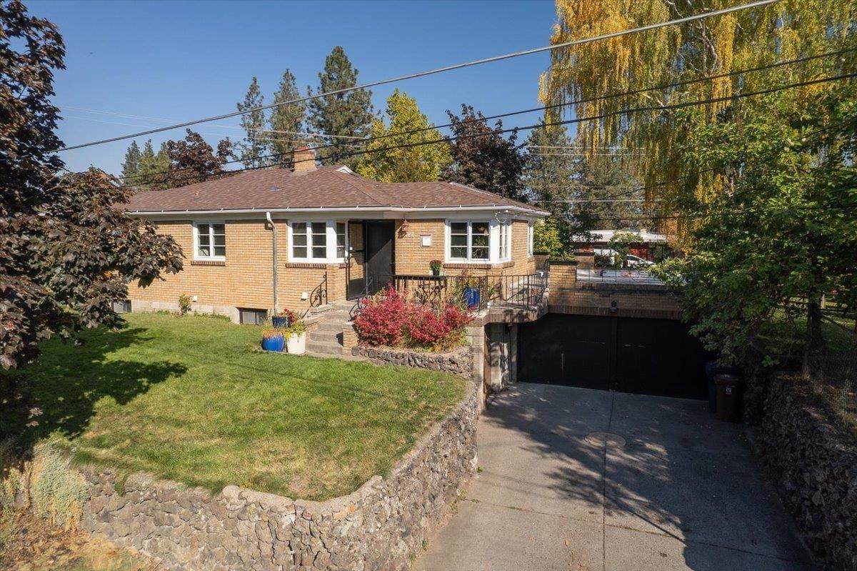 3130 Rosamond Ave - Photo 1
