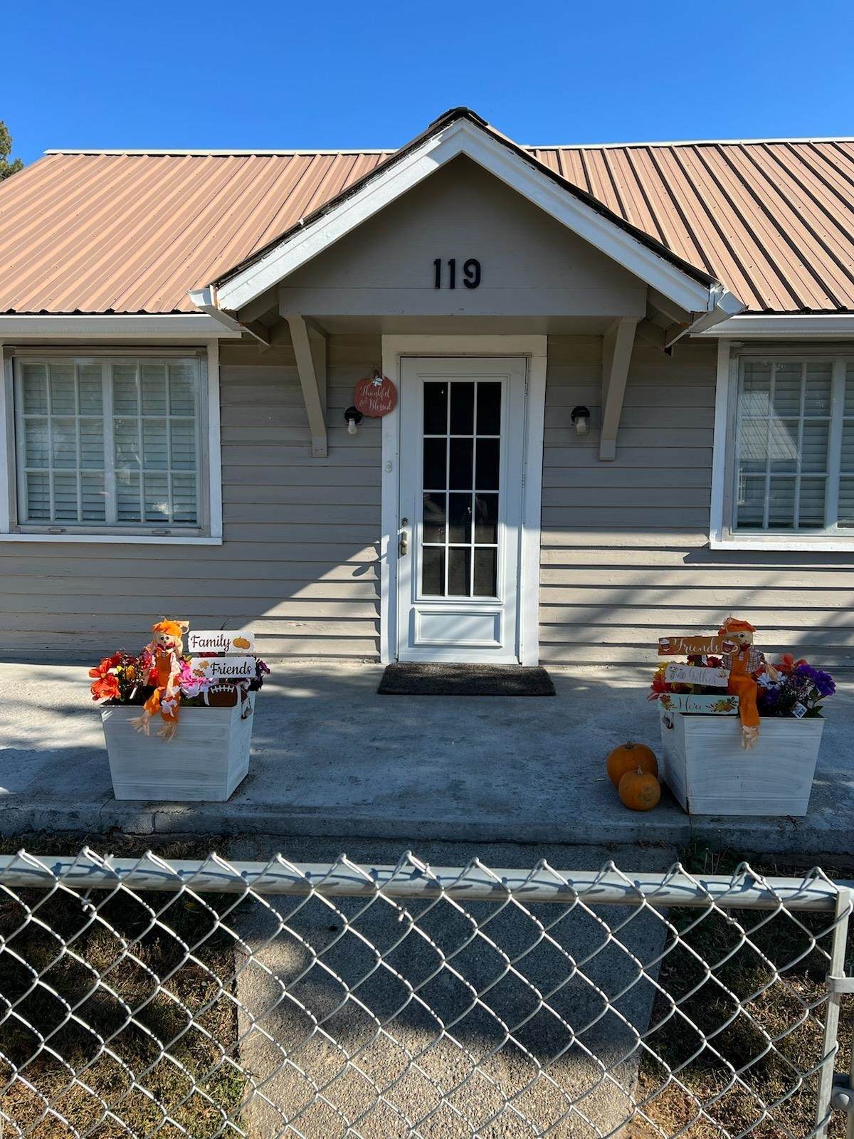 119 Colville Rd - Photo 1