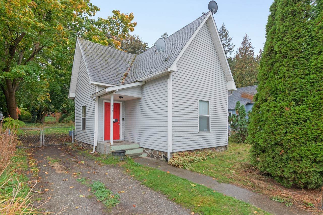 374 8TH Ave - Photo 1
