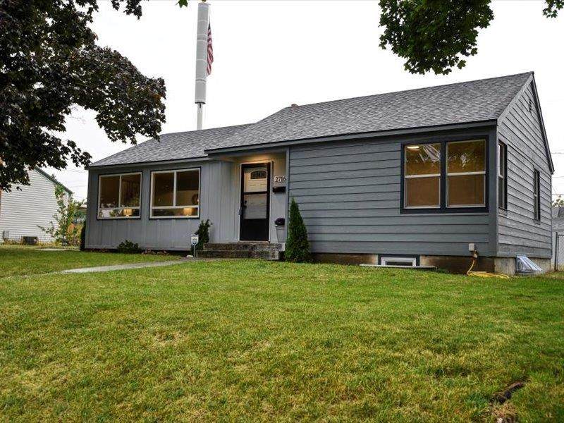 2716 Crown Ave - Photo 1