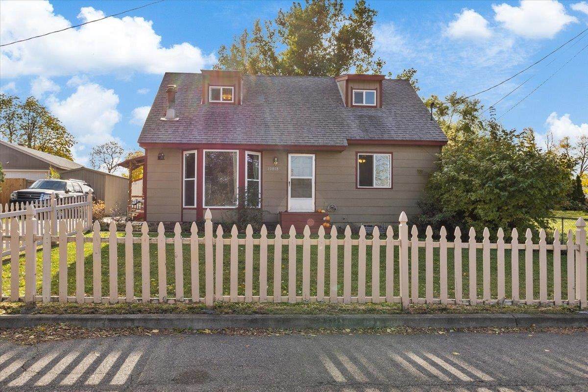10818 Fairview Ave - Photo 1