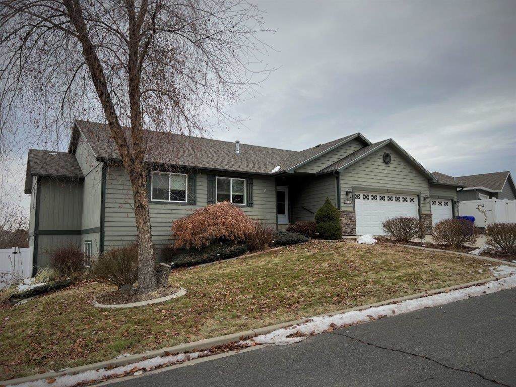 18109 Crescent Dr - Photo 1