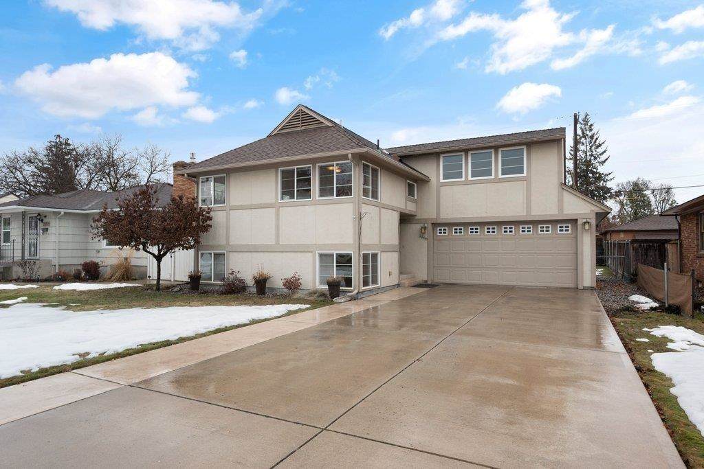 2608 Grace Ave - Photo 1