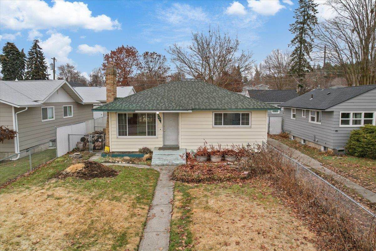 3823 Fairview Ave - Photo 1