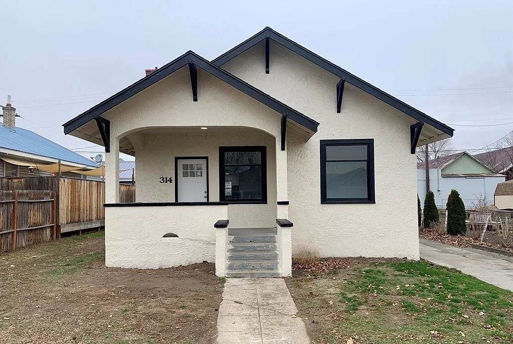 314 Main Ave - Photo 1