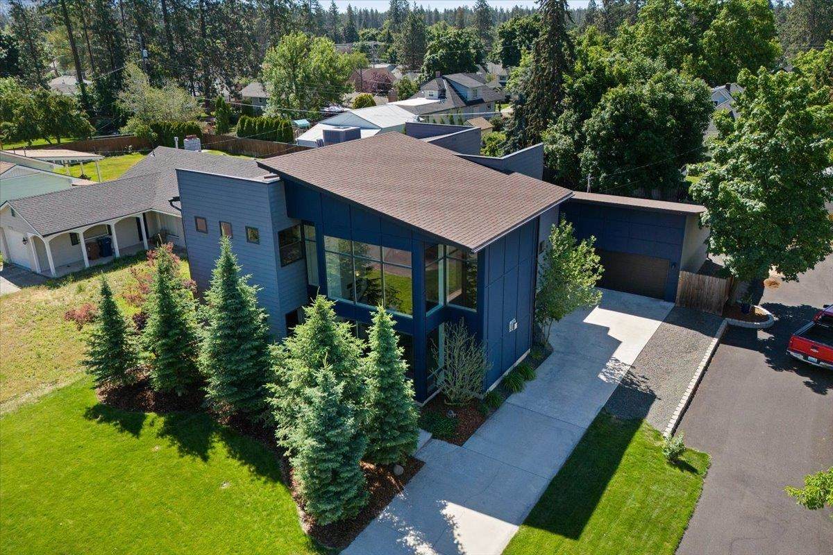 904 35th Ave - Photo 1